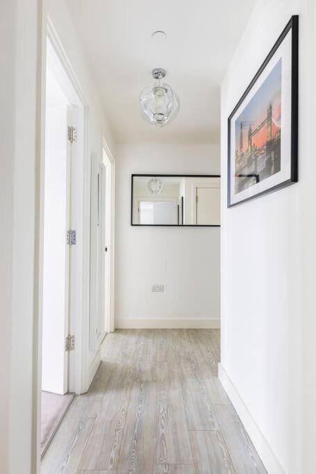 Stylish & Comfortable Top-Floor Flat In Harrow Londra Dış mekan fotoğraf